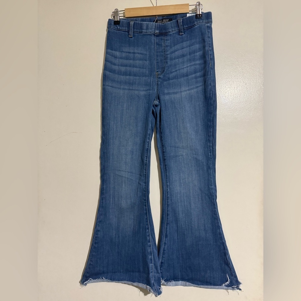 Judy Blue pull on super 9/29 flared blue jeans raw hems